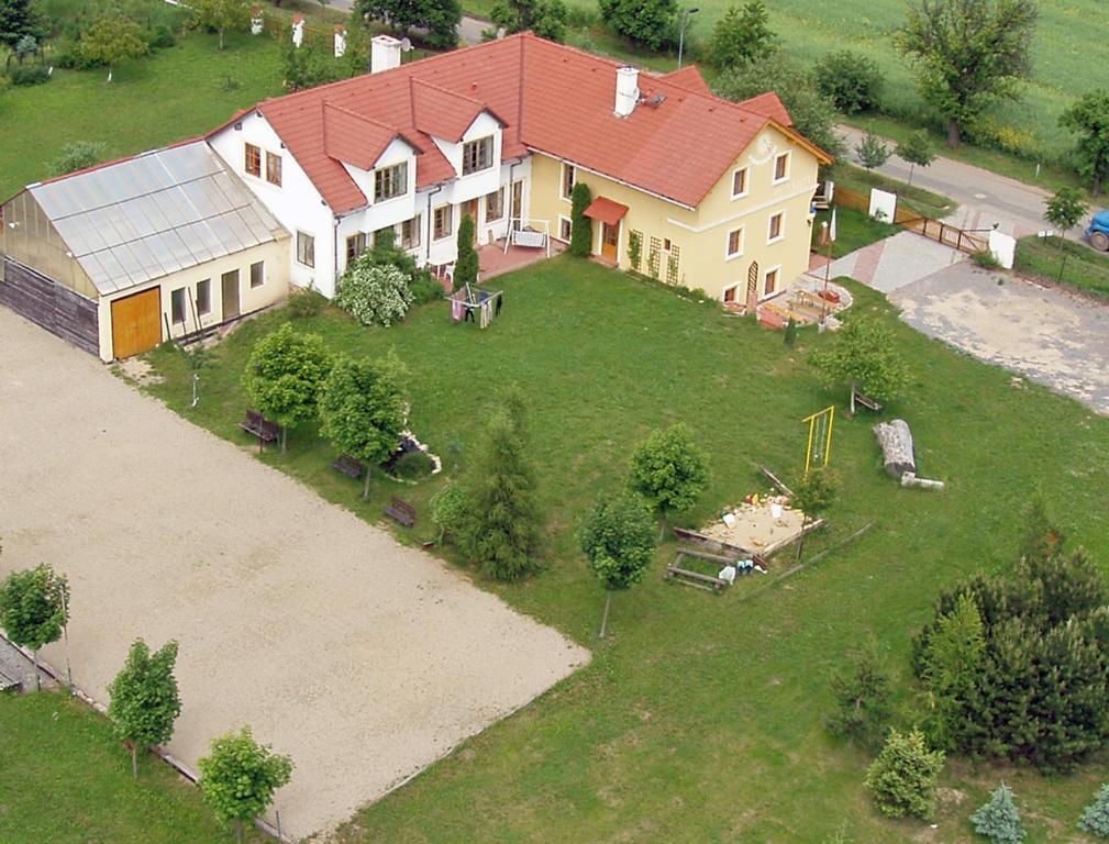 Pension U Barona Prasila Оржех Екстер'єр фото